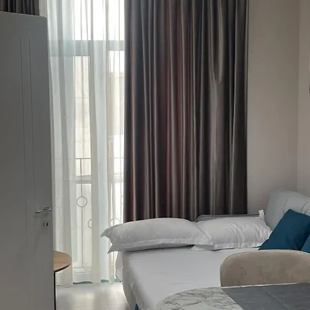 Comfort Apartmentsantorini 5 Minutes Walking From The Gjilek