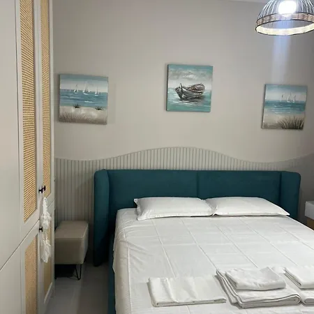 Comfort Apartmentsantorini 5 Minutes Walking From The Gjilek